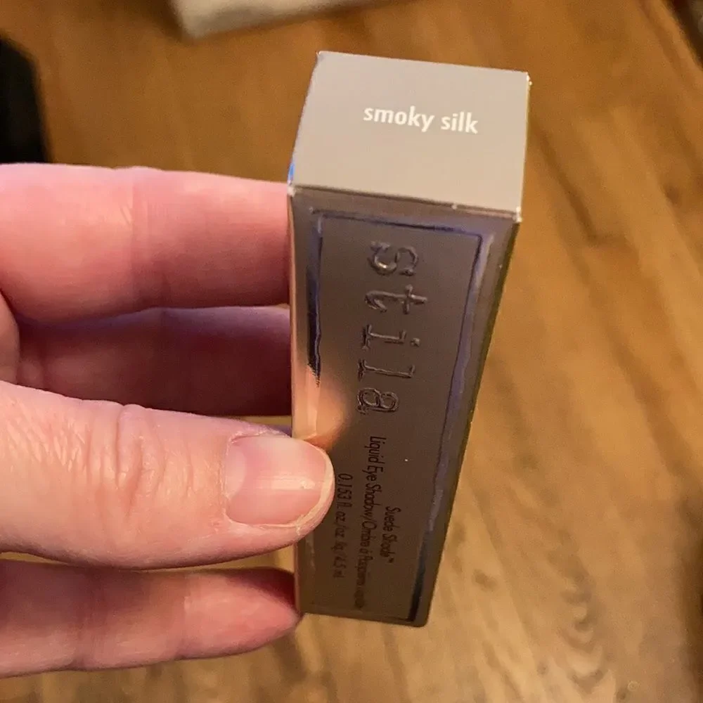 Stila Suede Shade Liquid Eyeshadow Smoky Silk